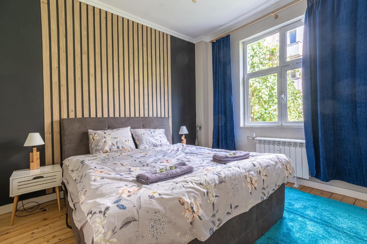 5 Seconds Away From The Main Street, Free Secured Parking Apartment Sofia Luaran gambar