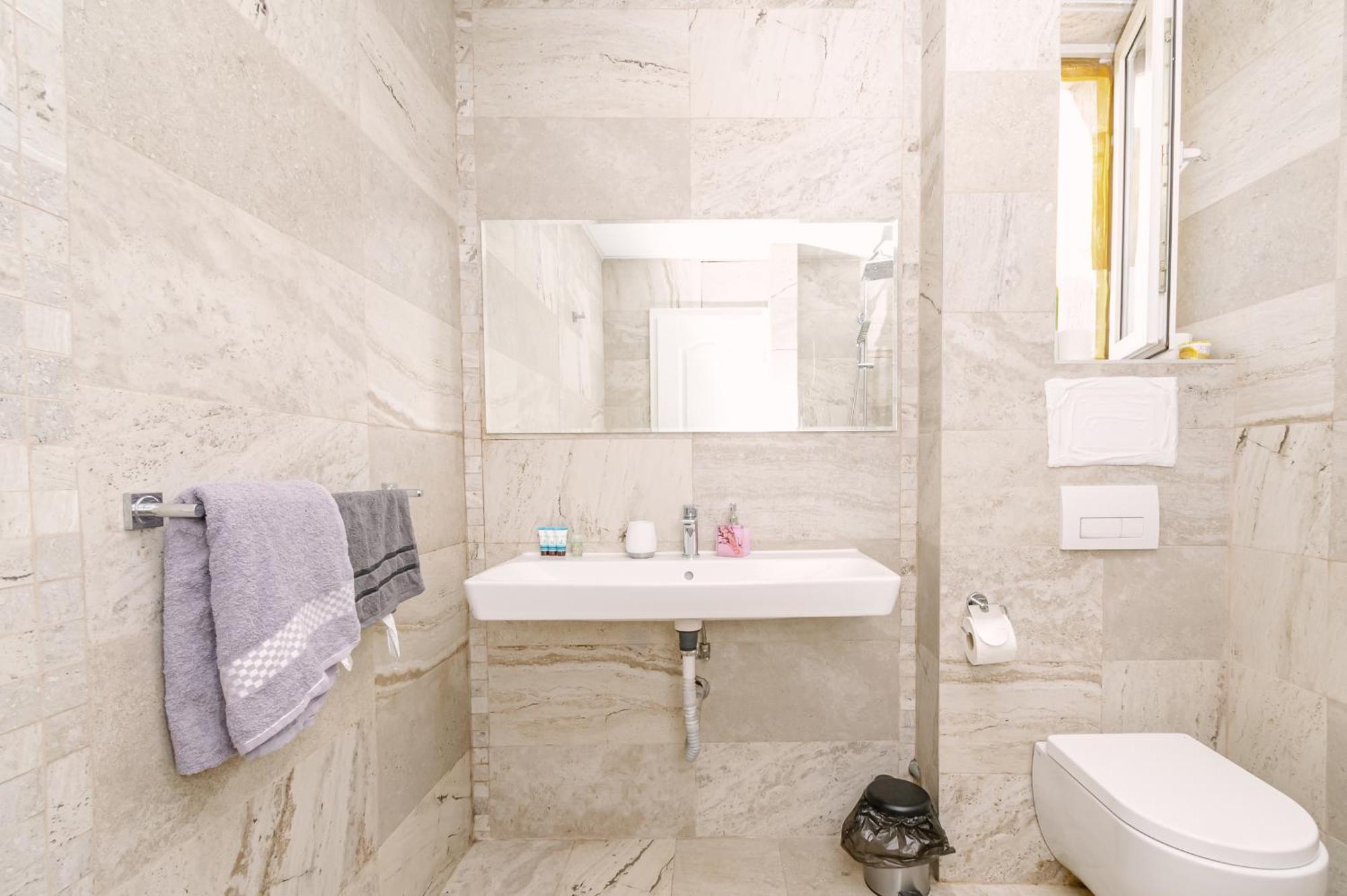 5 Seconds Away From The Main Street, Free Secured Parking Apartment Sofia Luaran gambar